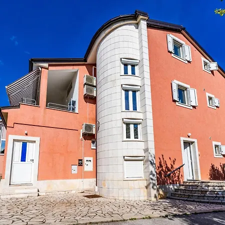 Gorgeous In With Wifi Fažana